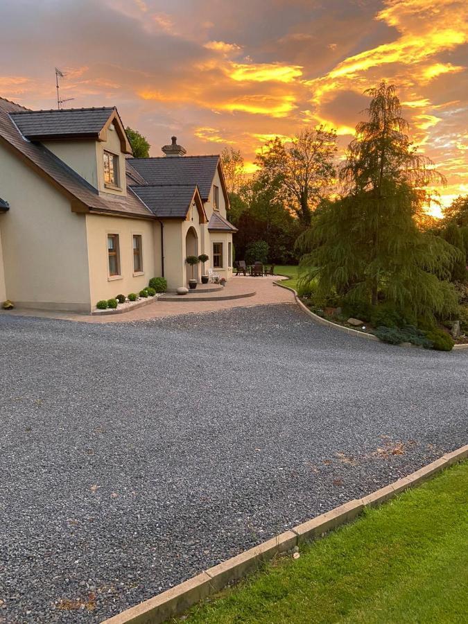 Corness House B&B Монахан Екстериор снимка